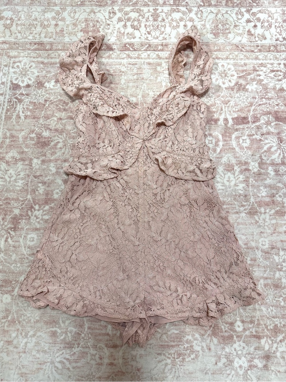 BCBG ๐ธ Dusty Rose Lace Ruffled Romper - Picture 3 of 16